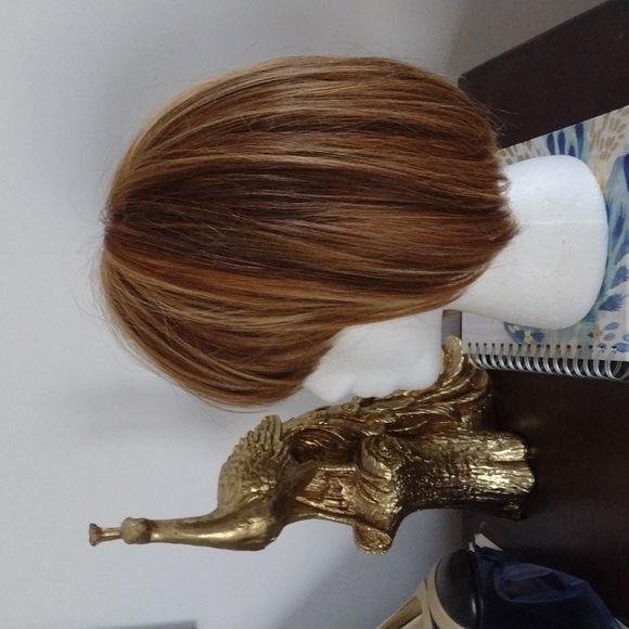 Wig - Picture 4 of 4